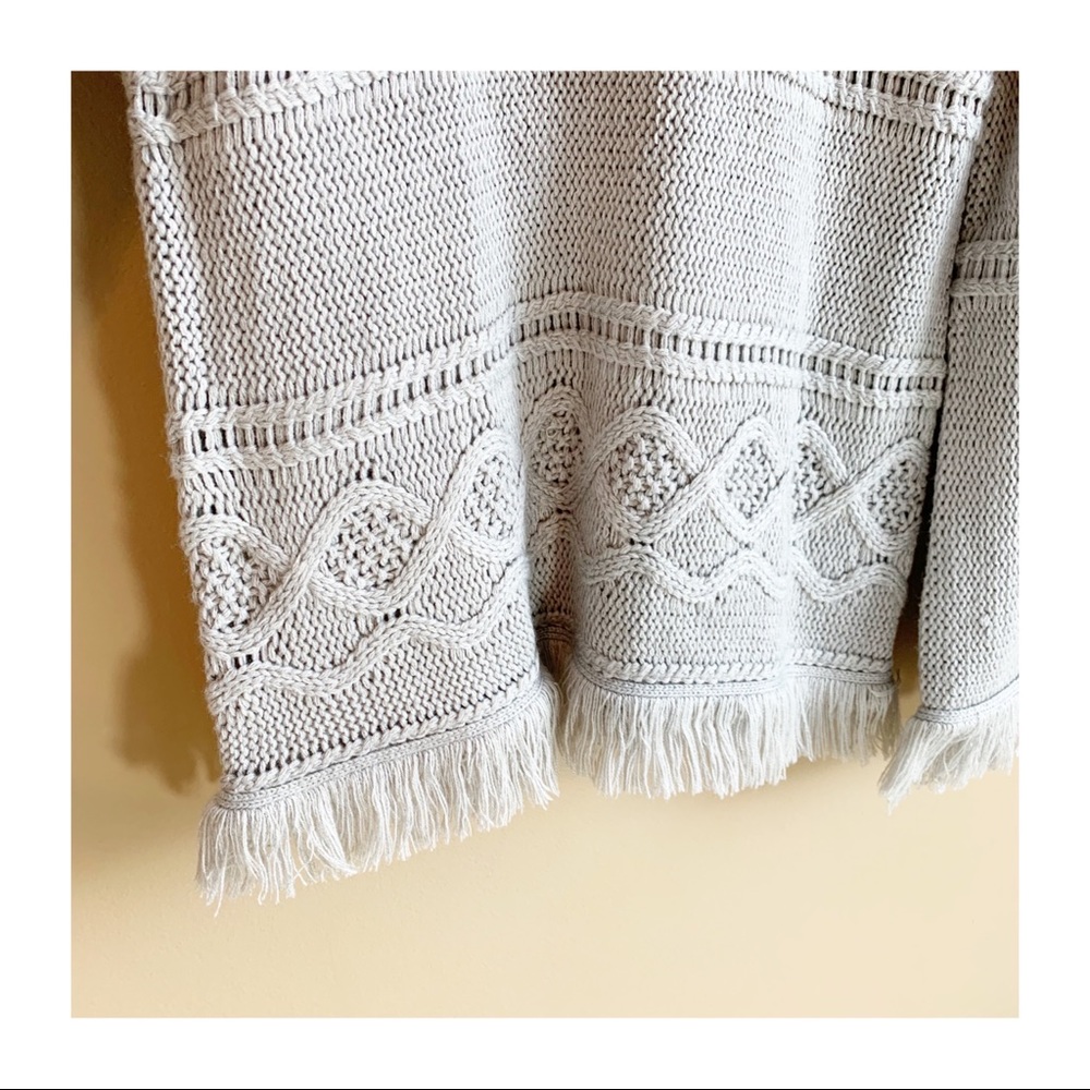 BB Dakota knit sweater fringe trim cozy REPOSTED - Picture 2 of 9